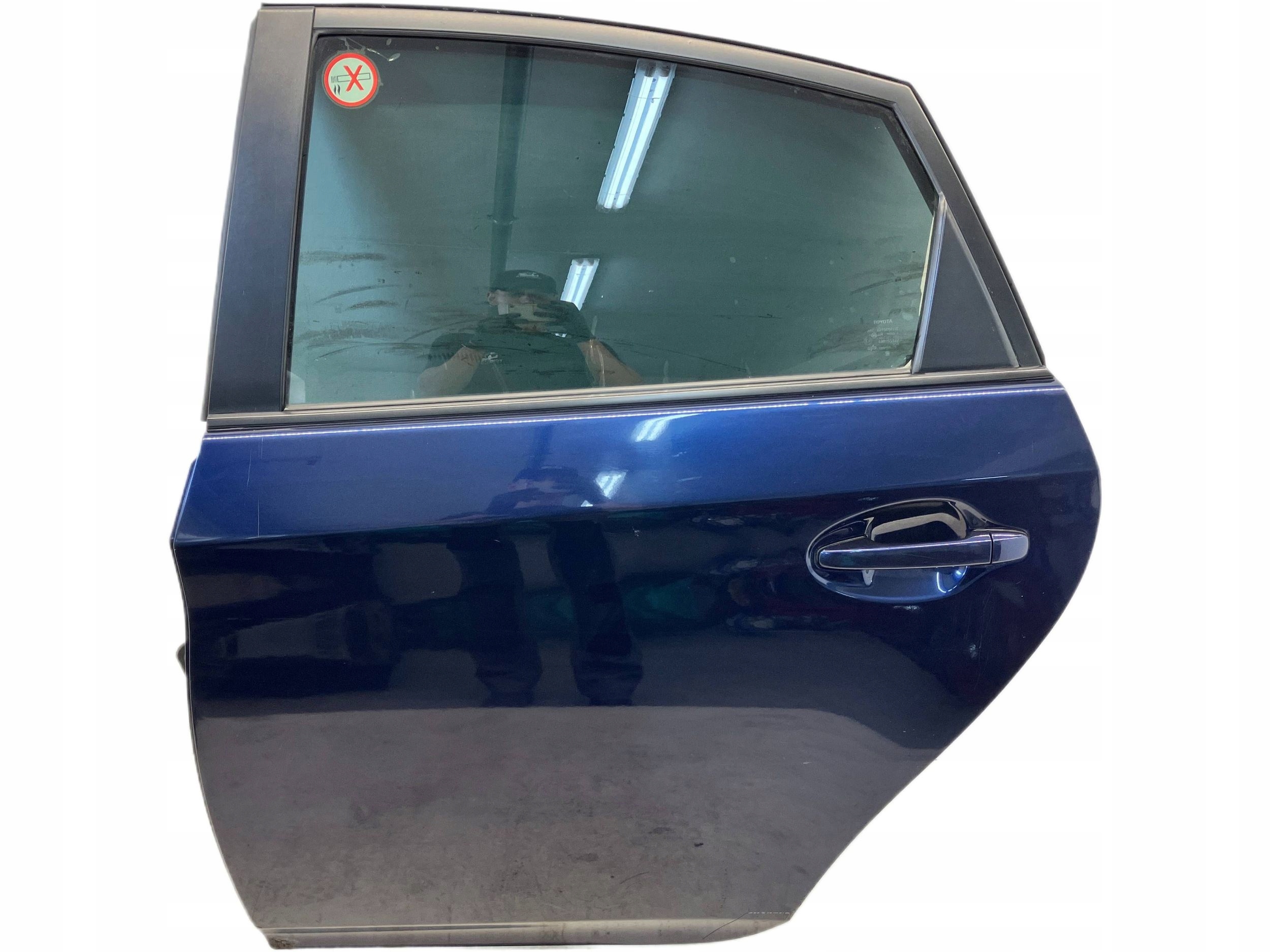 allegro-fbe17f3463411672b4a81e72 PRIUS III DRZWI TYLNE LEWE LEWY TYŁ KOMPLETNE 8S6 - obrazek 1