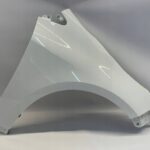 COROLLA E21 KOMBI HATCHBACK BŁOTNIK PRZEDNI PRAWY PRZÓD 040