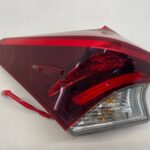 AURIS II LIFT KOMBI LAMPA TYLNA LEWA LEWY TYŁ KOMPLETNA