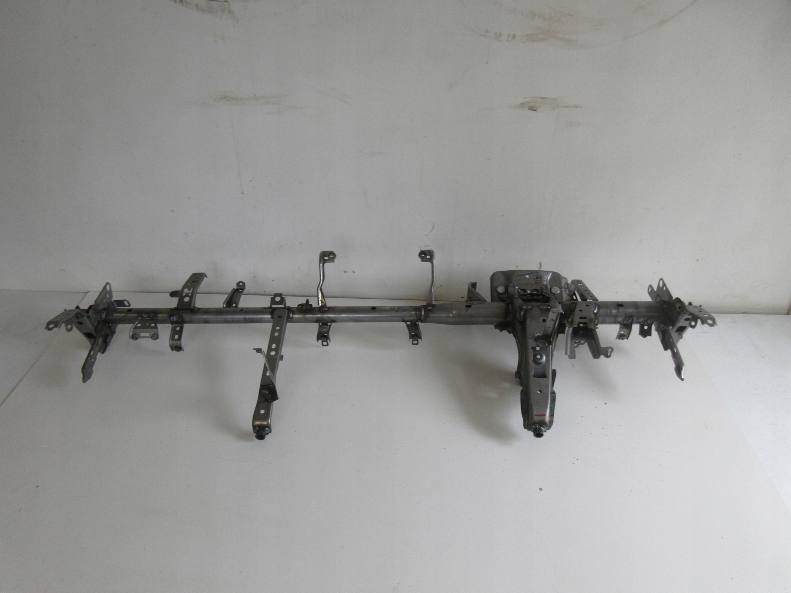 allegro-1bf20f1fe193d3d289df83cb AURIS II BELKA POD KONSOLE DESKE - obrazek 1