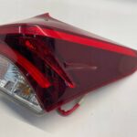 AURIS II LIFT KOMBI LAMPA TYLNA PRAWA PRAWY TYŁ KOMPLETNA RYSKA