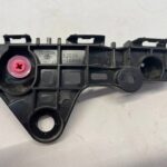 COROLLA CROSS ŚLIZG MOCOWANIE ZDERZAKA PRZEDNIEGO LEWY PRZÓD 52536-16040