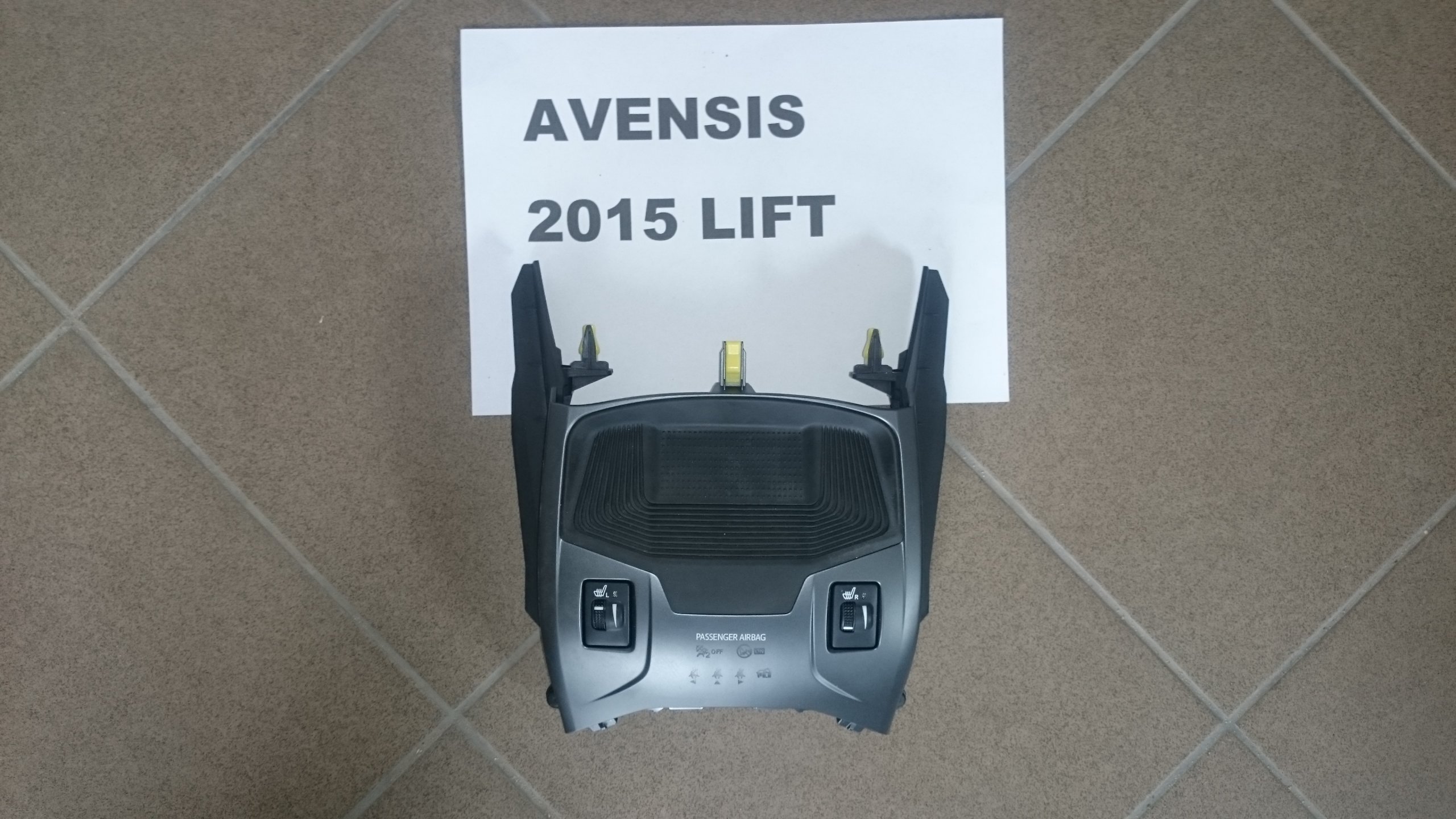 allegro-2ffedcb6d2df4d842661774a AVENSIS 2015 LIFT OSŁONA TUNELU ŚRODKOWEGO GRZANE - obrazek 1