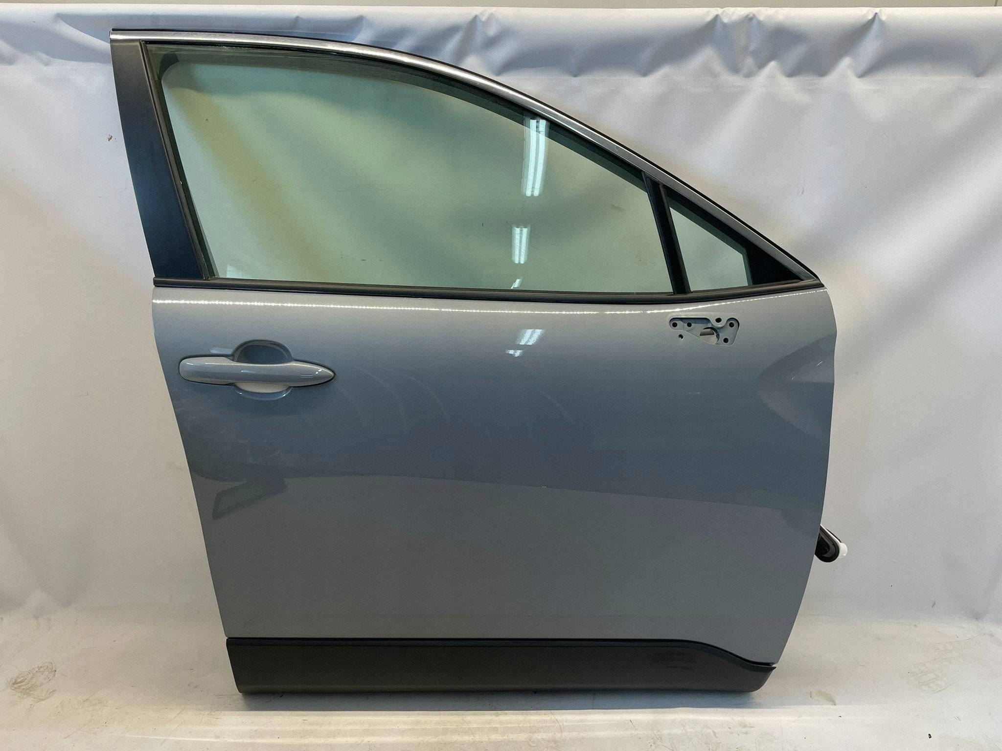 allegro-37939e74b68e6a64a7b1e6f5 COROLLA CROSS DRZWI PRZEDNIE PRAWE PRAWY PRZÓD LISTWA SZYBA KOMPLETNE 1H5 - obrazek 1