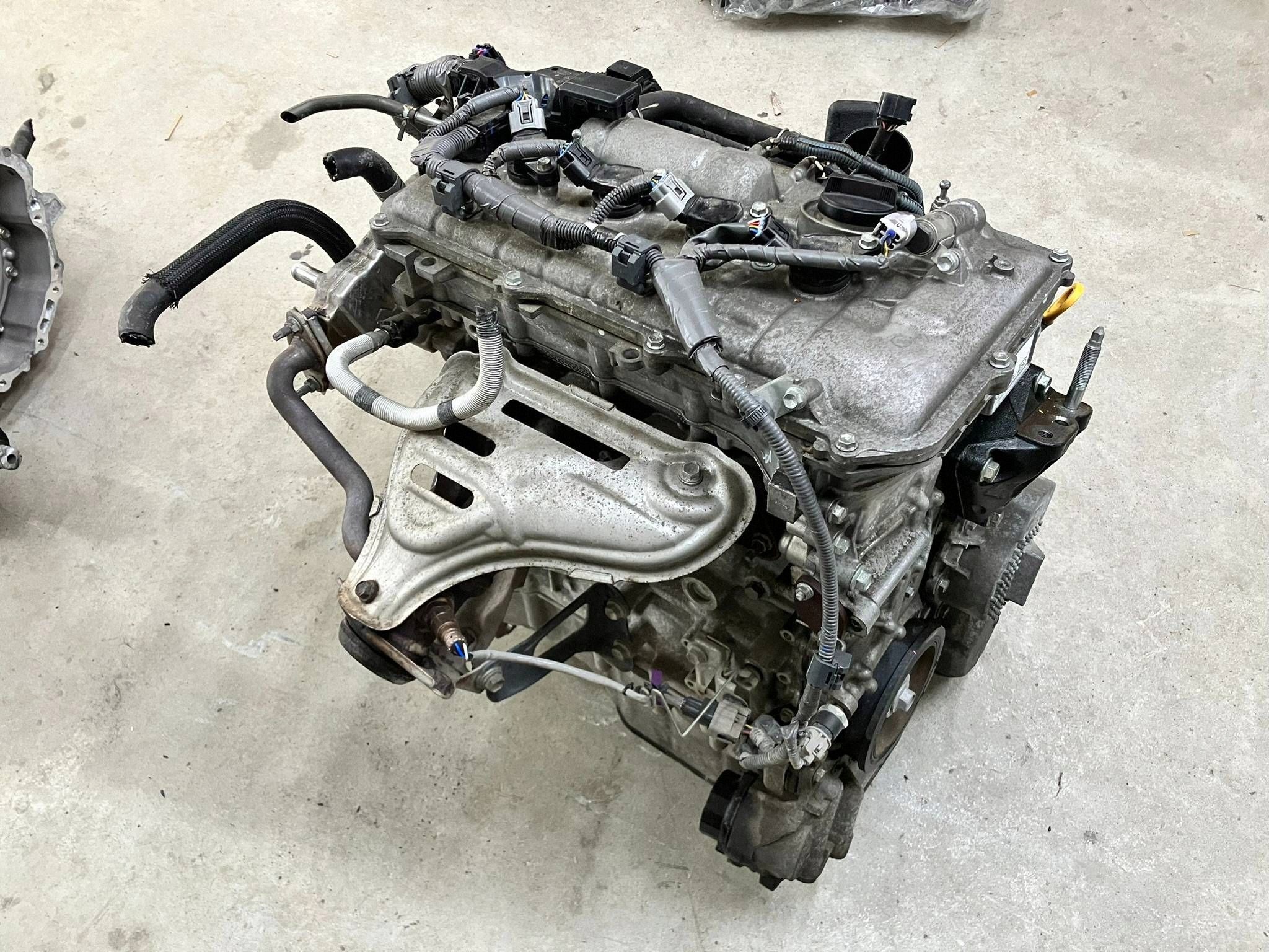 allegro-43105b137aeb99a458cc8ba4 AURIS II PRIUS III PRIUS PLUS 1.8 HYBRYDA KOMPLETNY SILNIK X2ZR-W22U - obrazek 1