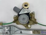 COROLLA E21 ELEKTRYCZNY PODNOŚNIK SZYBY DRZWI TYLNYCH LEWY TYŁ 69840-02681 - obrazek 3