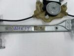 COROLLA E21 ELEKTRYCZNY PODNOŚNIK SZYBY DRZWI TYLNYCH PRAWY TYŁ 69830-02681 - obrazek 3