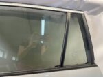 COROLLA CROSS DRZWI TYLNE LEWE LEWY TYŁ KOMPLETNE 1H5 RYSKA - obrazek 3