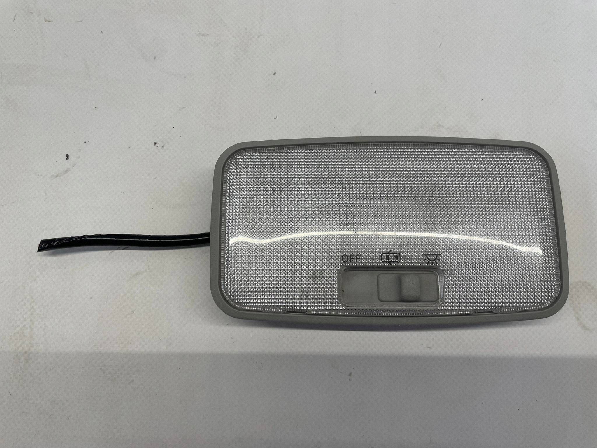 allegro-5db7224bd376bd1f057eb159 AURIS II LAMPKA OŚWIETLENIA WNĘTRZA KABINY TYLNA 81240-02080 - obrazek 1