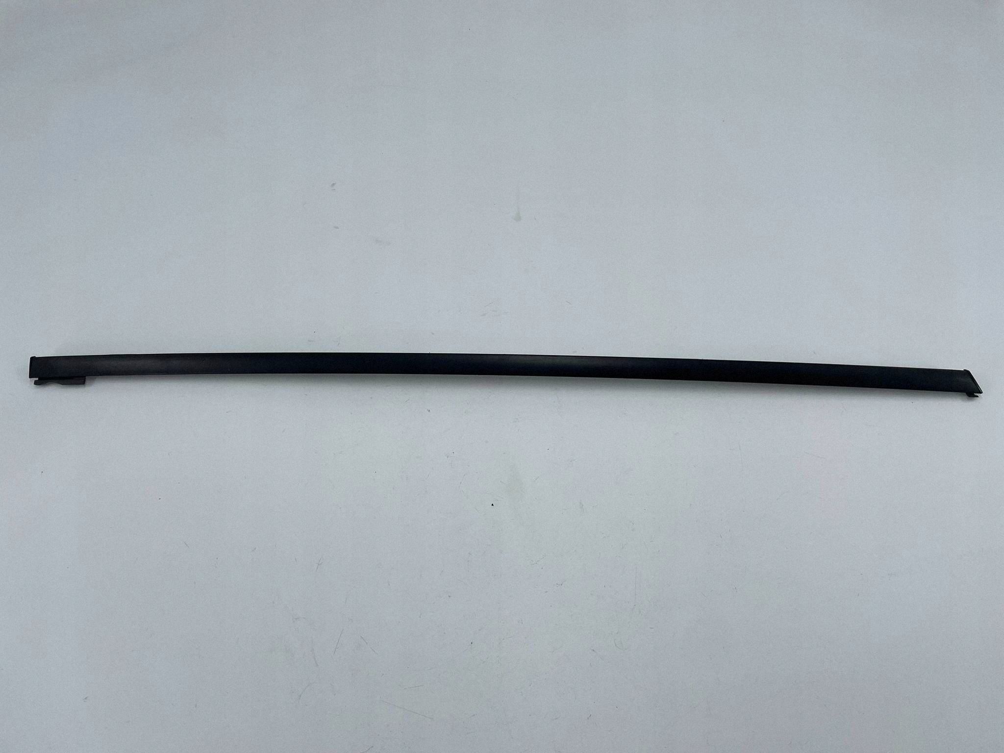 allegro-6043245f5cc359d1aa0d46a7 COROLLA E21 KOMBI LISTWA OZDOBNA DRZWI TYLNYCH LEWA LEWY TYŁ - obrazek 1