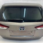 AURIS II KOMBI KLAPA TYLNA POKRYWA BAGAŻNIKA KOMPLET 4V8