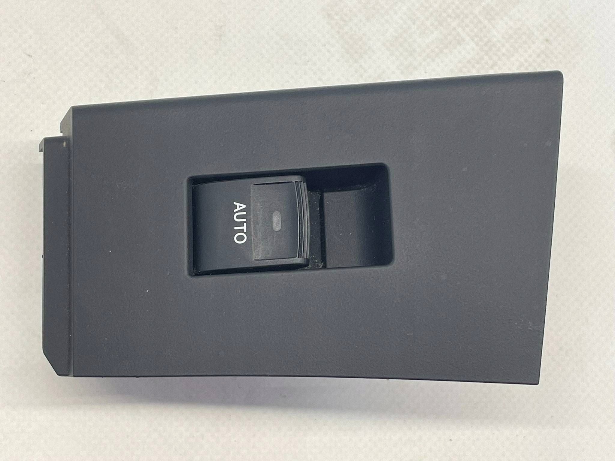allegro-72199df382bfbb9f94e284e1 AURIS II PRZYCISK PRZEŁĄCZNIK SZYBY TYLNY PRAWY TYŁ 74271-02630 - obrazek 1