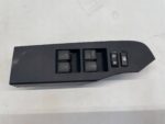 AURIS II PRZYCISK PRZEŁĄCZNIK SZYB PRZEDNI LEWY PRZÓD 74232-02E20