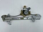 COROLLA E21 ELEKTRYCZNY PODNOŚNIK SZYBY DRZWI TYLNYCH PRAWY TYŁ 69830-02681