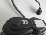 COROLLA E21 ZACISK ELEKTRYCZNY TYLNY PRAWY TYŁ - obrazek 3