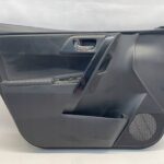 AURIS II LIFT BOCZEK TAPICERKA DRZWI PRZEDNICH LEWYCH LEWY PRZÓD SKÓRA