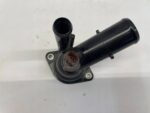 RAV4 V CAMRY VIII 2.5 HYBRYDA OBUDOWA TERMOSTATU TERMOSTAT Z CZUJNIKIEM - obrazek 4