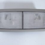 AVENSIS T27 LAMPKA OŚWIETLENIE KABINY SZARA