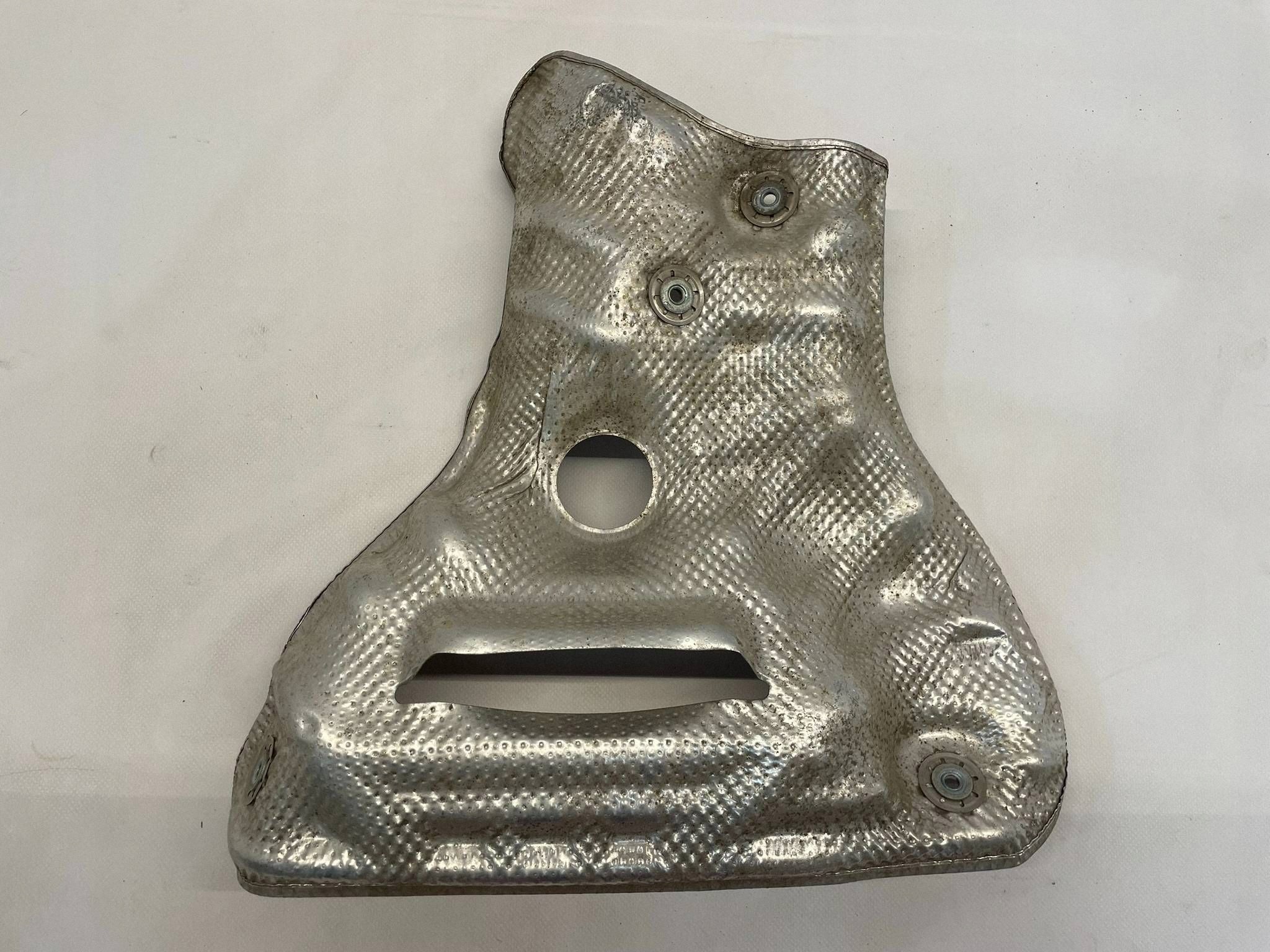 allegro-dd9cbce6d398434fc2a37fa0 RAV4 V HYBRYDA OSŁONA TERMICZNA KOLEKTORA WYDECHOWEGO KATALIZATORA - obrazek 1