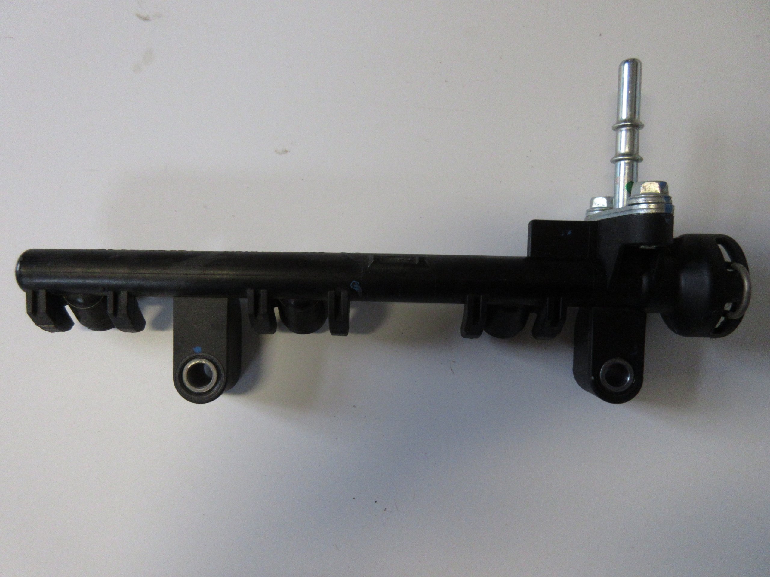 allegro-f02db3a558682205c1c39098 YARIS III 1.0 LISTWA WTRYSKOWA - obrazek 1
