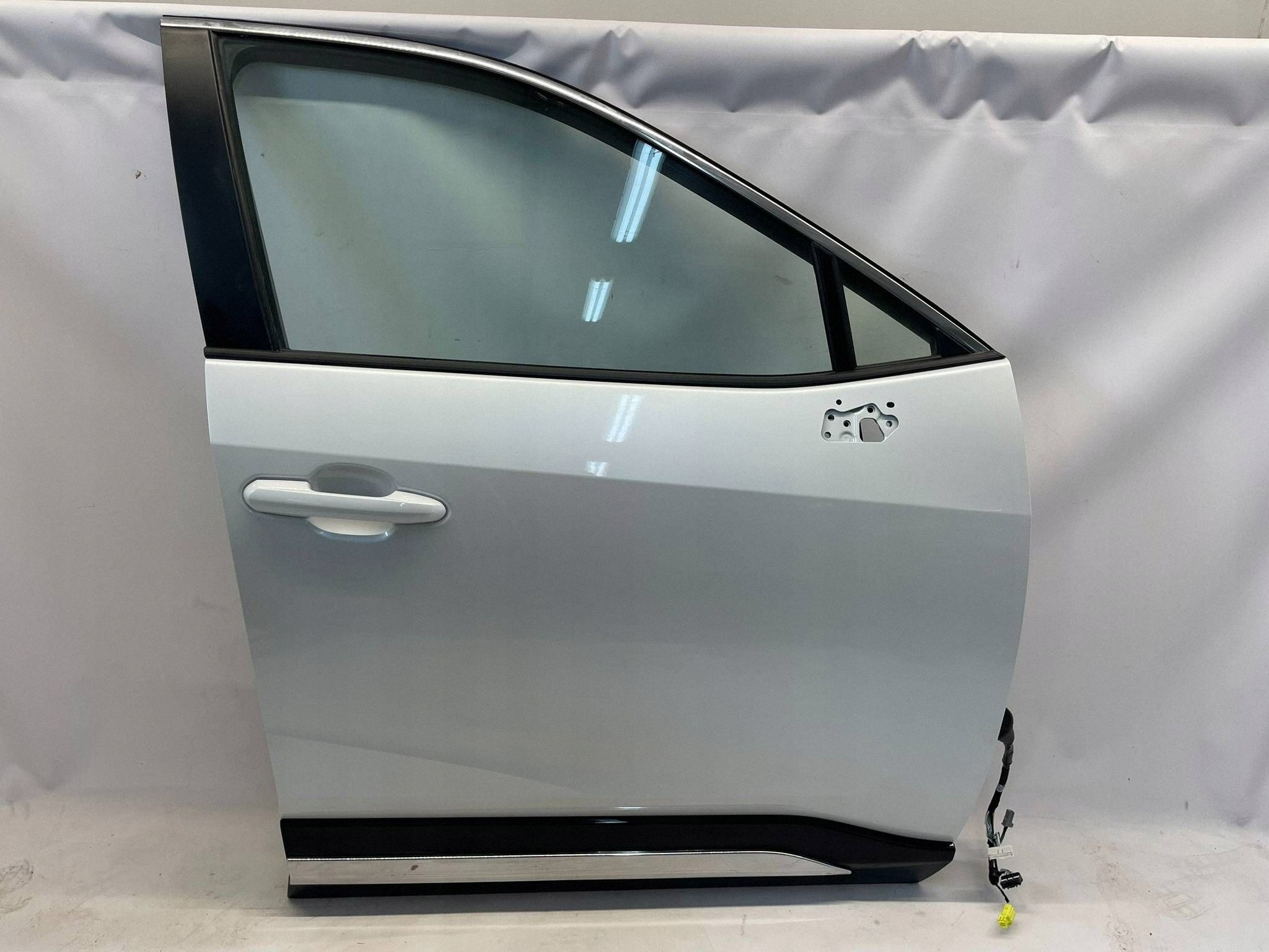 allegro-f0c4d031d813cb6accd6e1b4 RAV4 V DRZWI PRZEDNIE PRAWY PRZÓD KOMPLETNE LISTWA PIANO BLACK 089 2PS - obrazek 1