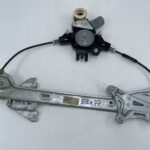 COROLLA E21 MECHANIZM PODNOSZENIA SZYBY DRZWI PRZEDNICH PRAWY PRZÓD