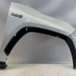 RAV4 V BŁOTNIK PRZEDNI PRAWY PRZÓD Z LISTWĄ PINO BLACK PLUG-IN 089 2PS