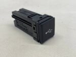 RAV4 V GNIAZDO ZŁĄCZE USB 86190-42030