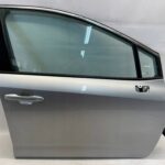 COROLLA E21 SEDAN KOMBI HB DRZWI PRZEDNIE PRAWE PRAWY PRZÓD KOMPLET 1L0