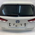 AURIS II LIFT KOMBI KLAPA TYLNA POKRYWA BAGAŻNIKA UCIĘTA INSTALACJA 070