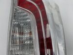 PRIUS III LIFT LAMPA TYLNA PRAWY TYŁ ANGLIK UK USZKODZONA - obrazek 3