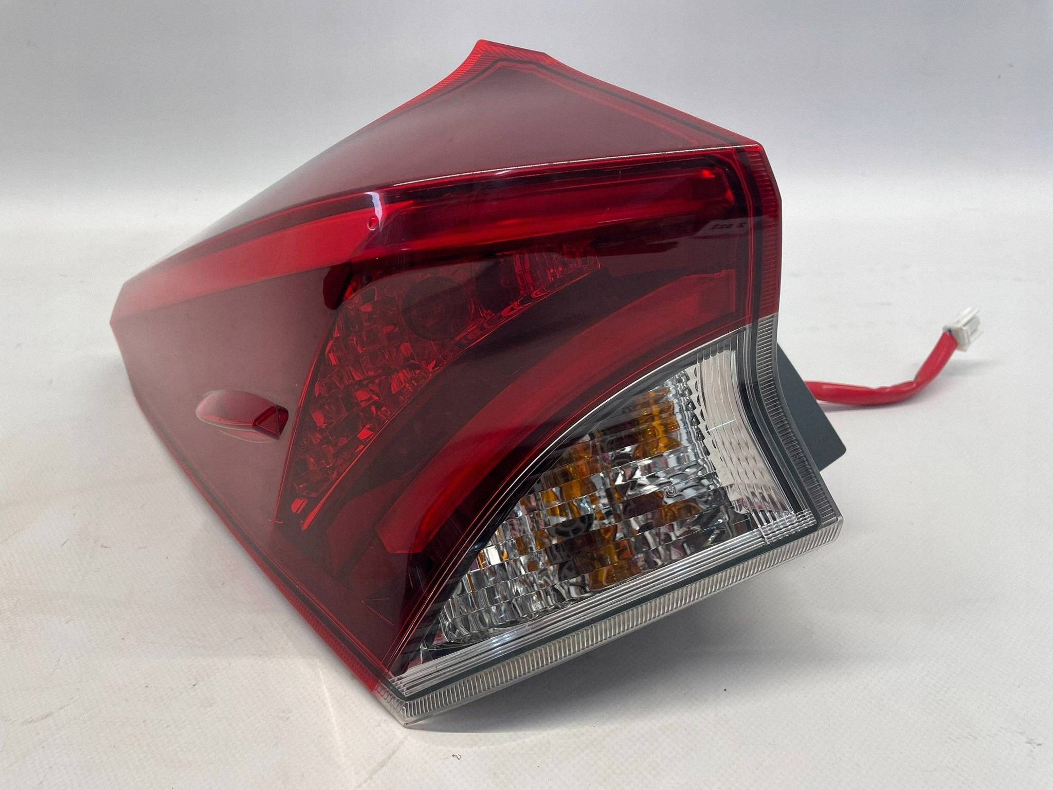 allegro-1ee3a122e03689ced9f6dafa AURIS II LIFT KOMBI LAMPA TYLNA LEWA LEWY TYŁ KOMPLETNA - obrazek 1