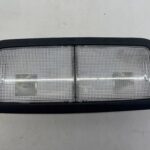 COROLLA E21 KOMBI LAMPKA OŚWIETLENIA KABINY WNĘTRZA PODSUFITKI TYLNA CZARNA