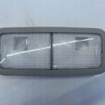 AURIS II LAMPKA OŚWIETLENIA KABINY WNĘTRZA ŚRODKOWA 81250-05030