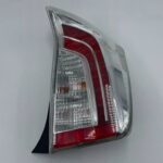 PRIUS III LIFT LAMPA TYLNA PRAWY TYŁ ANGLIK UK USZKODZONA