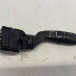 COROLLA CROSS PRZEŁĄCZNIK ZESPOLONY MANETKI WYCIERACZEK AUTO PRAWA