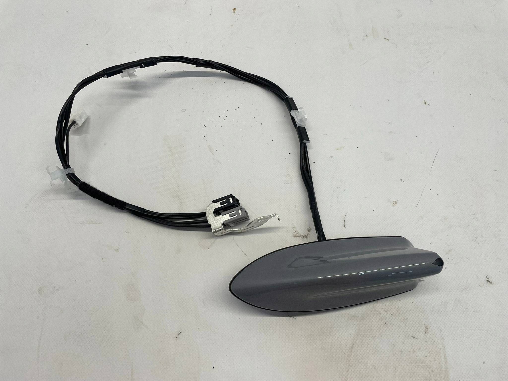 allegro-70049581f2dca5d082489300 COROLLA CROSS ANTENA RADIOWA RADIA DACHOWA PŁETWA REKINA 1H5 - obrazek 1