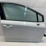COROLLA E21 SEDAN KOMBI HB DRZWI PRZEDNIE PRAWE PRAWY PRZÓD KOMPLET 089 2PU
