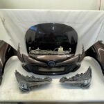 COROLLA E21 KOMBI HATCHBACK KOMPLETNY PRZÓD 1.8 HYBRYDA 6xPDC ZWYKŁA LAMPA