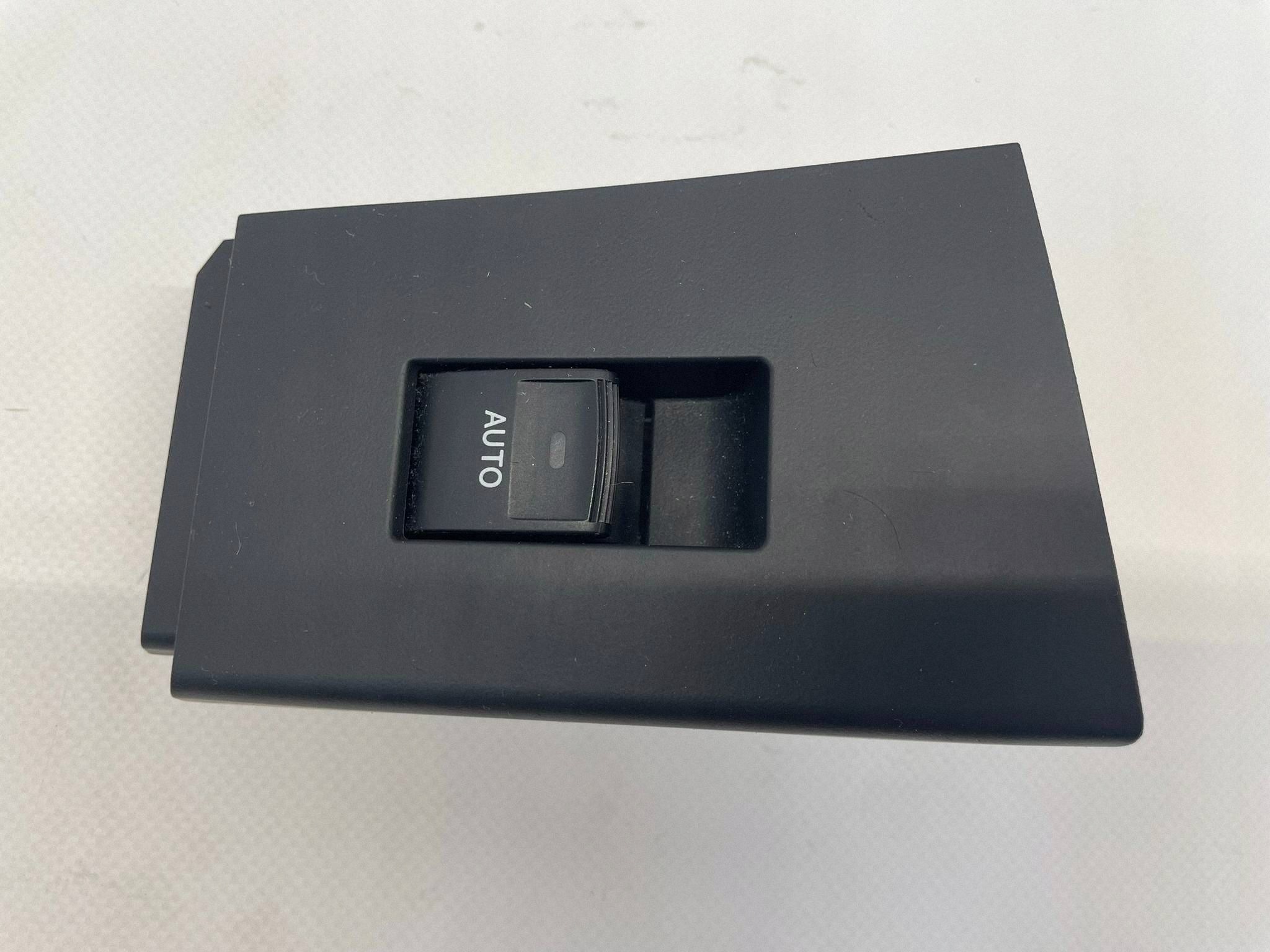allegro-8935288e91daca37ce286160 AURIS II LIFT PRZYCISK PRZEŁĄCZNIK SZYBY TYLNY PRAWY TYŁ 74272-02630 - obrazek 1