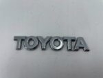 TOYOTA NAPIS LOGO EMBLEMAT ZNACZEK