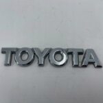 TOYOTA NAPIS LOGO EMBLEMAT ZNACZEK