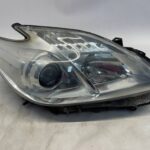 PRIUS III LIFT LAMPA PRZEDNIA PRAWA PRAWY PRZÓD ZWYKŁA SREBRNA