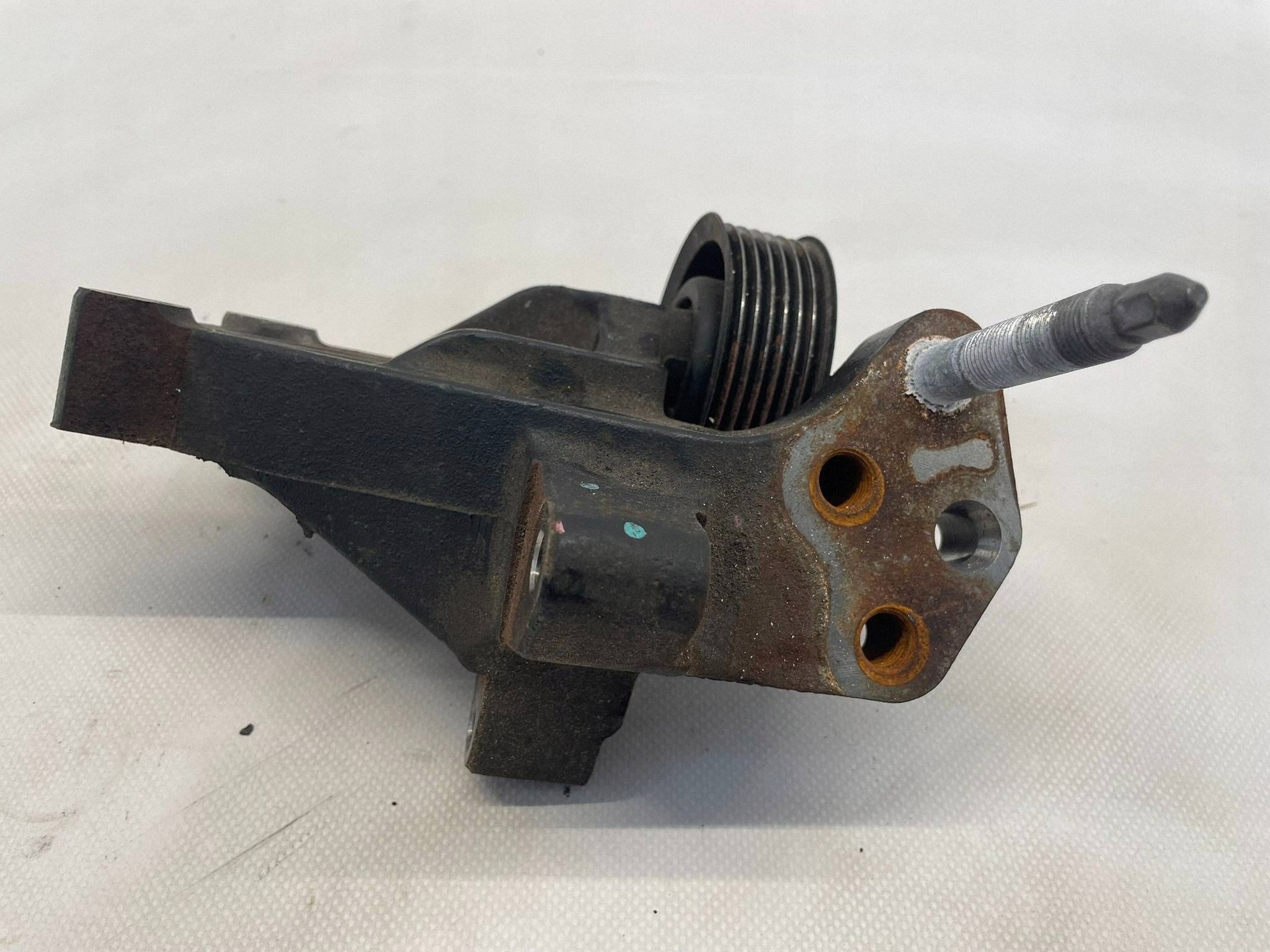 allegro-9b39bdf7a0edf2ee77a72405 AVENSIS T27 2.0D4D ŁAPA WSPORNIK MOCOWANIE SILNIKA ROLKA 12315-0R020 - obrazek 1