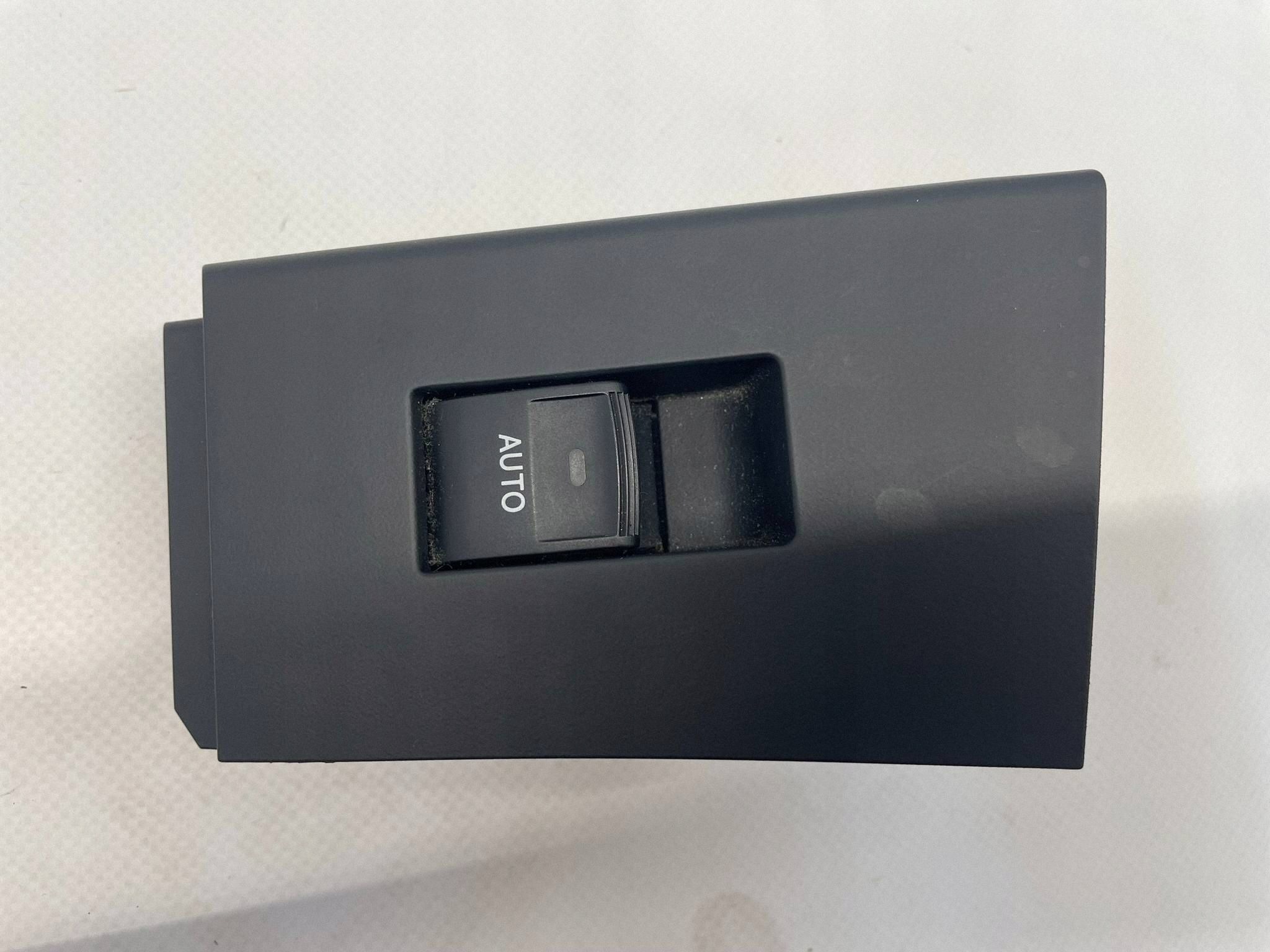 allegro-a2cf69192e9ddc0e722bb462 AURIS II LIFT PRZYCISK PRZEŁĄCZNIK SZYBY TYLNY PRAWY TYŁ 74271-02630 - obrazek 1
