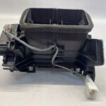 COROLLA E21 MECHANIZM STEROWNIK SILNICZEK NAWIEWU NA TYŁ TYLNĄ KANAPĘ NOGI