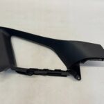 COROLLA E21 KOMBI OSŁONA SŁUPKA TYLNA PRAWA PRAWY TYŁ CZARNA 62470-02640