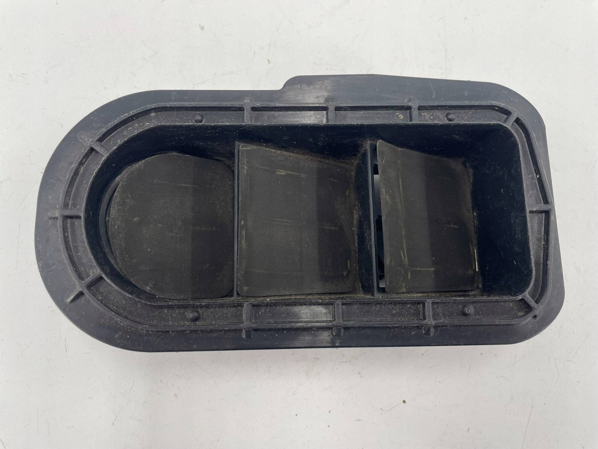 allegro-aba8aaf66933fa165d4f2d99 AURIS II HATCHBACK KRATKA WENTYLACYJNA KABINY POD ZDERZAKIEM - obrazek 1