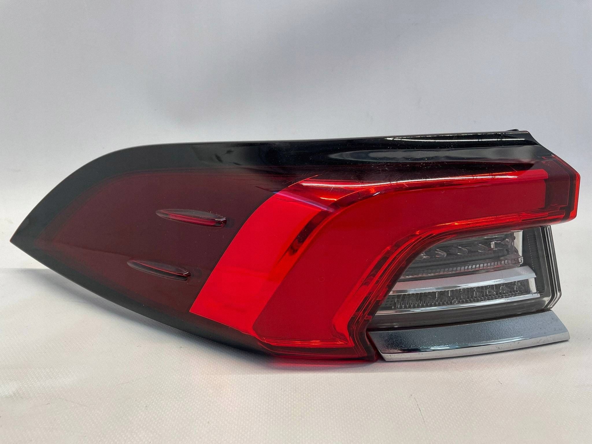allegro-b08e227bf594da0c1841ee9d COROLLA E21 SEDAN LAMPA TYLNA LEWA LEWY TYŁ FULL LED CHROM 81560-02D20 - obrazek 1