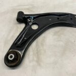 YARIS IV MAZDA 2 YARIS CROSS WAHACZ PRZEDNI PRAWY PRZÓD